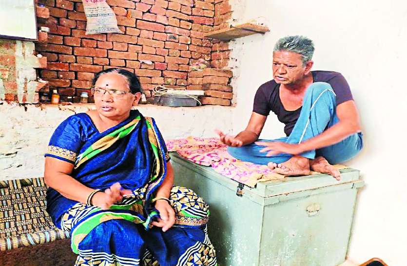 gun shot रात 2.30 बजे घर में घुसे बदमाश, बुजुर्ग दंपती को गन पॉइंट पर लूटा