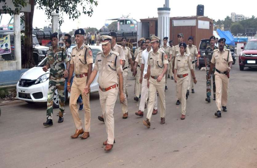 patrika रूट मार्च निकालकर दमण पुलिस ने किया खबरदार