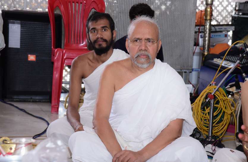 jain acharya pravachan सुख का मार्ग बताने वाले गुरू सबसे बड़े उपकारी