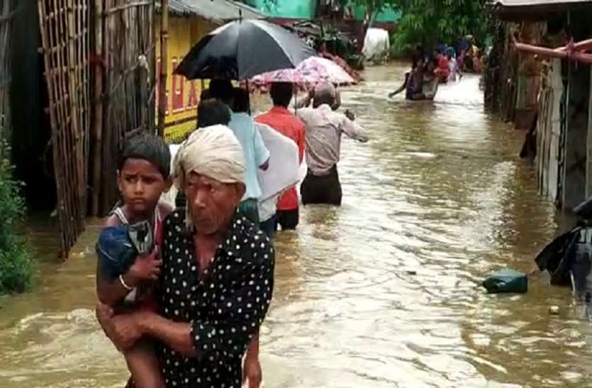 flood बिहार: 6 जिलों में घुसा बाढ़ का पानी, 3 की मौत, सड़क-रेल यातायात ठप