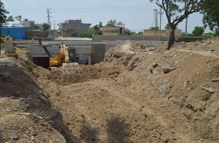 Completion of work will take three months and तीन माह और लगेंगे कार्य पूरा होने में