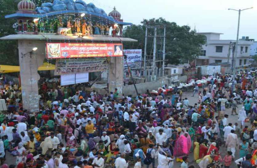 Mudiya Mela मुड़िया मेला पर घरों में कैद हो जाते हैं ग्रामीण