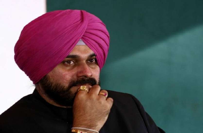 Navjot sidhu नवजोत सिंह सिद्धू ट्विटर पर हुए ट्रोल, यूजर्स ने इस्तीफे पर उठाए सवाल