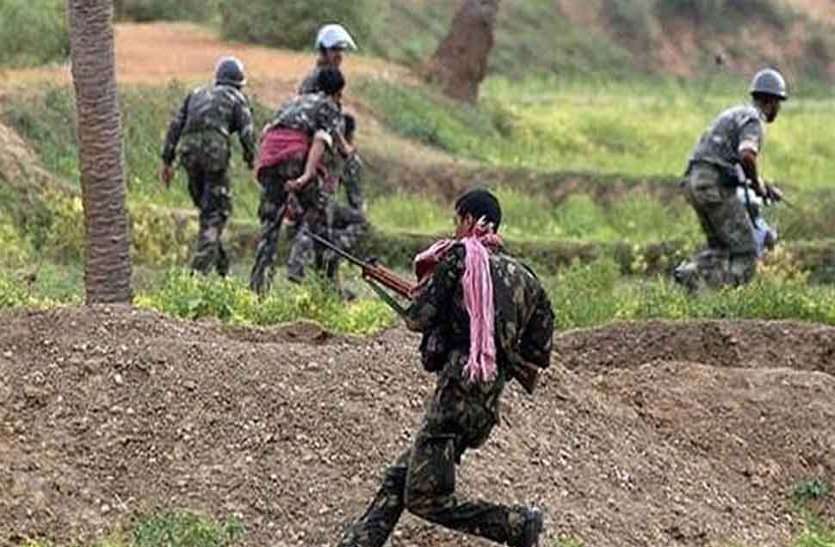 Naxal Police encounter in Dantewada डीआरजी और नक्सलियों के बीच मुठभेड़, 5-5 लाख के दो इनामी नक्सली ढ़ेर, 1 महिला नक्सली गिरफ्तार