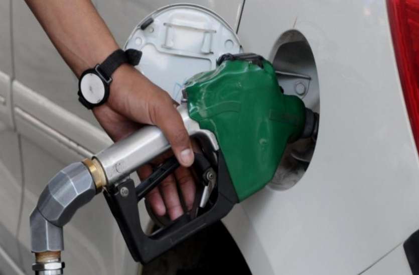 Petrol Diesel Price Today Delhi Kolkata Mumbai Chennai 04th Dec 2020 दिल्ली में 73 रुपए के पार पहुंचा डीजल, पेट्रोल की कीमत में 20 पैसे प्रति लीटर का इजाफा