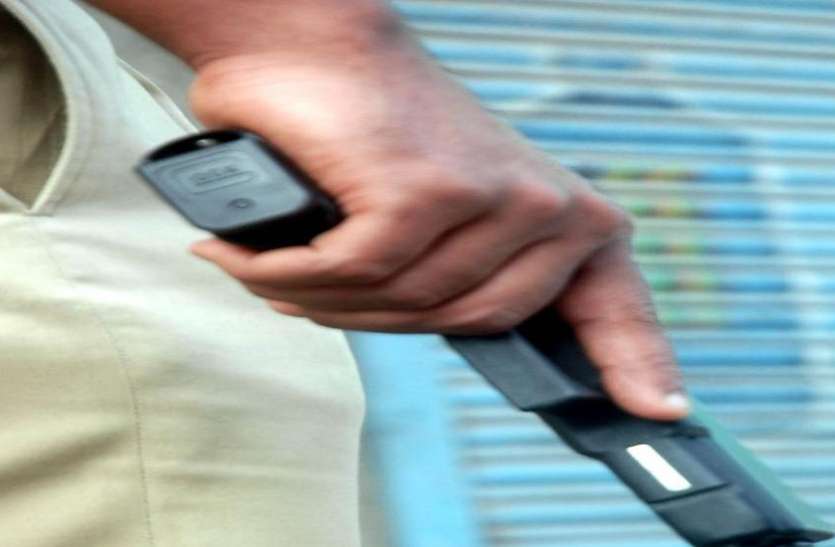 Rajkot Police Commissioner imposed restrictions राजकोट : अब एएसआई, हेड कांस्टेबल सरकारी हथियार नहीं ले जा सकेंगे घर