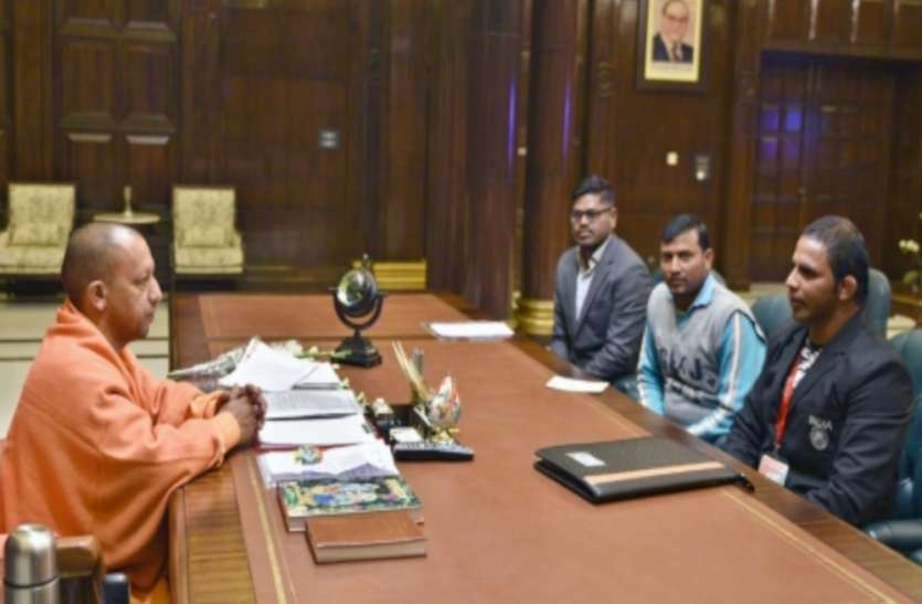 CM yogi भाजपा नेता के घर मिला गोल्ड मेडेलिस्ट राष्ट्रीय स्तर के पहलवान का शव, सीएम योगी से मिलकर की थी यह मांग