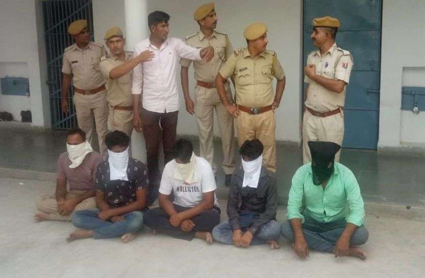83 lakh looted, arrested पाली के तीन बदमाशों ने साथियों के साथ मिलकर की थी 83 लाख की लूट, गिरफ्तार