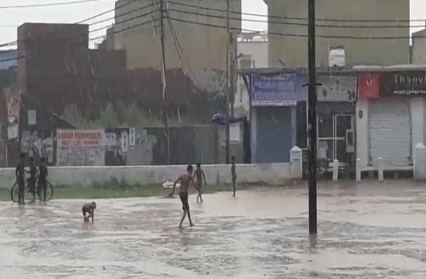 mansoon rain भीषण गर्मी के बाद यूपी के इस जिले में जमकर हुई बारिश, दिल्ली-एनसीआर के लिए आई ऐसी भविष्यवाणी