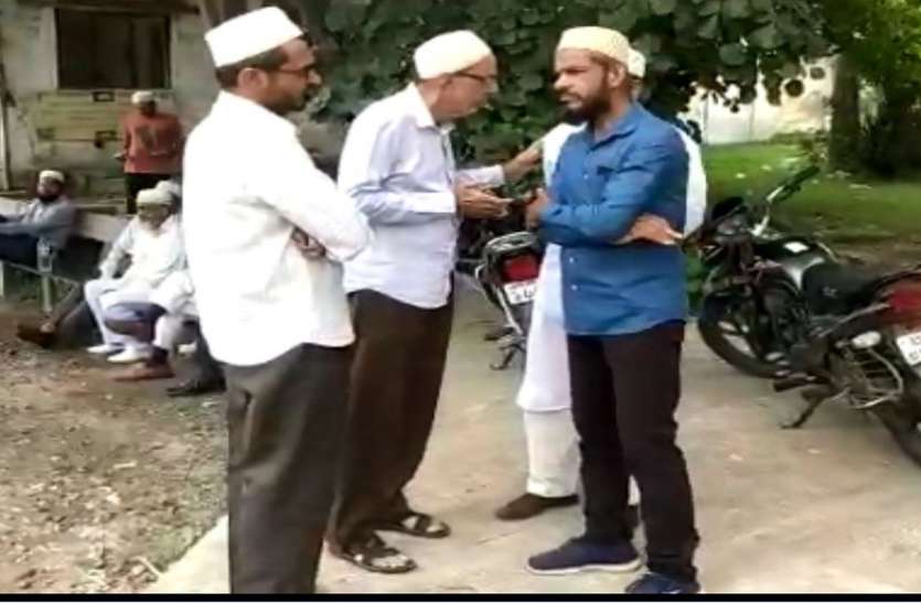INDORE VIDEO : दोस्तों के साथ पिकनिक मनाने गया था इंजीनियरिंग का छात्र, इस कुंड में डूबने से हुई मौत