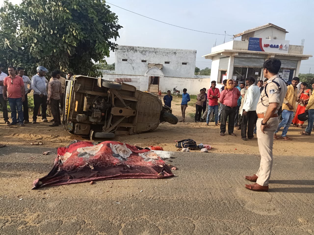 Speeding truck killed two women took तेज रफ्तार ट्रक ने ले ली दो महिलाओं की जान