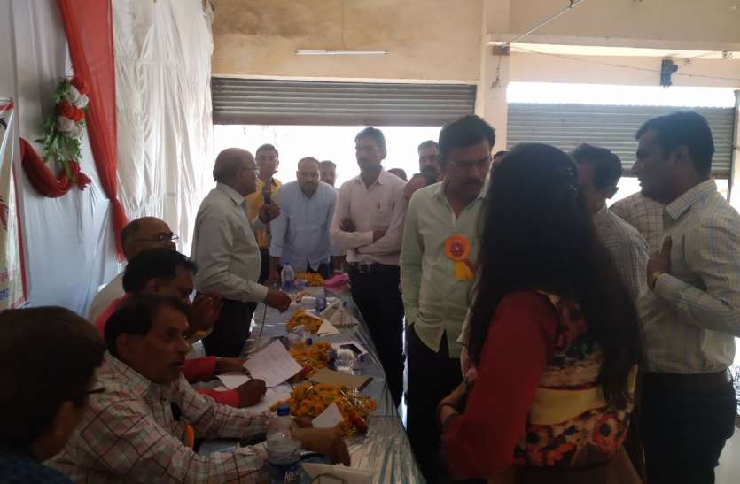 vidisha diploma engineer association : इंजीनियर एसोसिएशन जिला समिति चुनाव में विवाद, पदाधिकारियों के नामों की कर दी घोषणा
