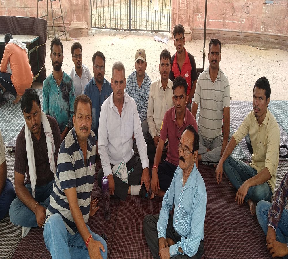 Bikaner Education news बीकानेर में संघर्षरत रीट चयनित अभ्यर्थी 36 दिन बाद माने