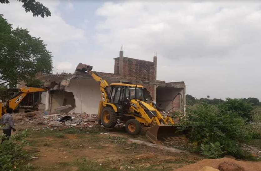 District Magistrate warning given to illegal encroachment विनिमय क्षेत्र में अवैध अतिक्रमण कारियों को दी गई चेतावनी, डीएम ने जारी किया आदेश, मचा हड़कम्प