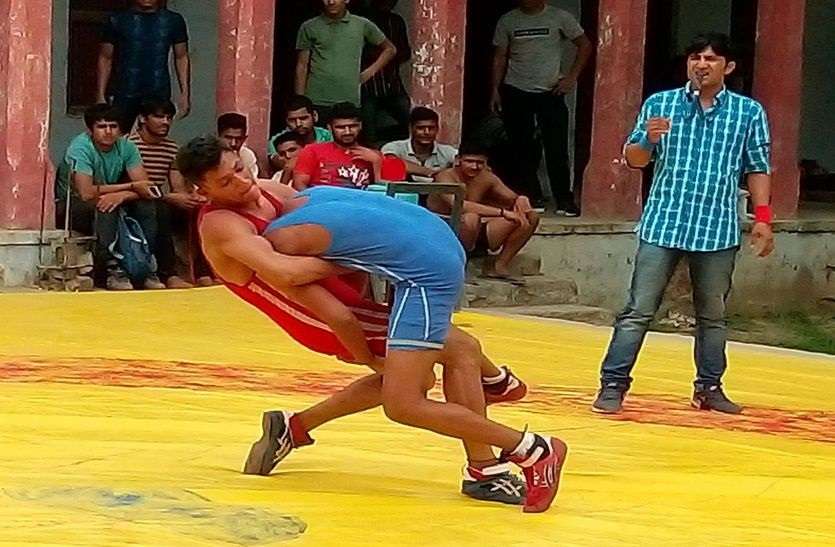 bagar kusti कुश्ती में पहलवानों ने आजमाए दांव