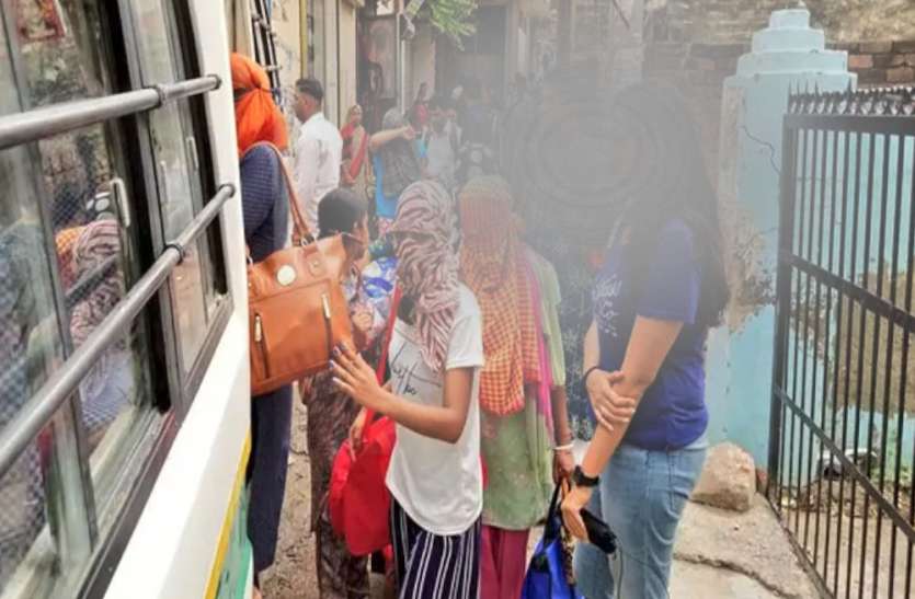 racket सबसे बड़ा सेक्स रैकट का खुलास, बड़े-बड़े अफसरों के शामिल होने का शक, कमरे में मिली ये गंदी चीजें