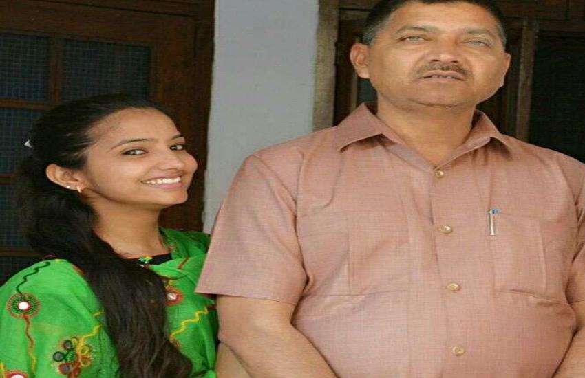 sakshi with his father