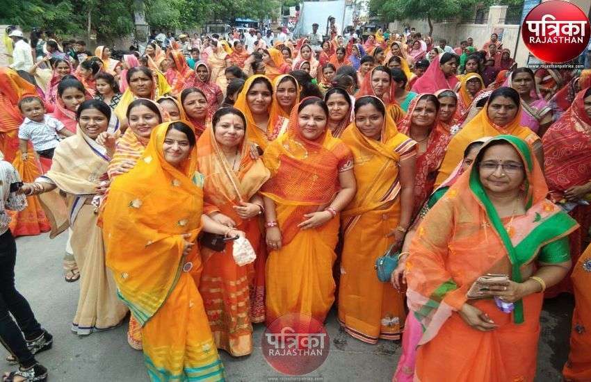 संत ऋषि की शोभायात्रा संत ऋषि की शोभायात्रा