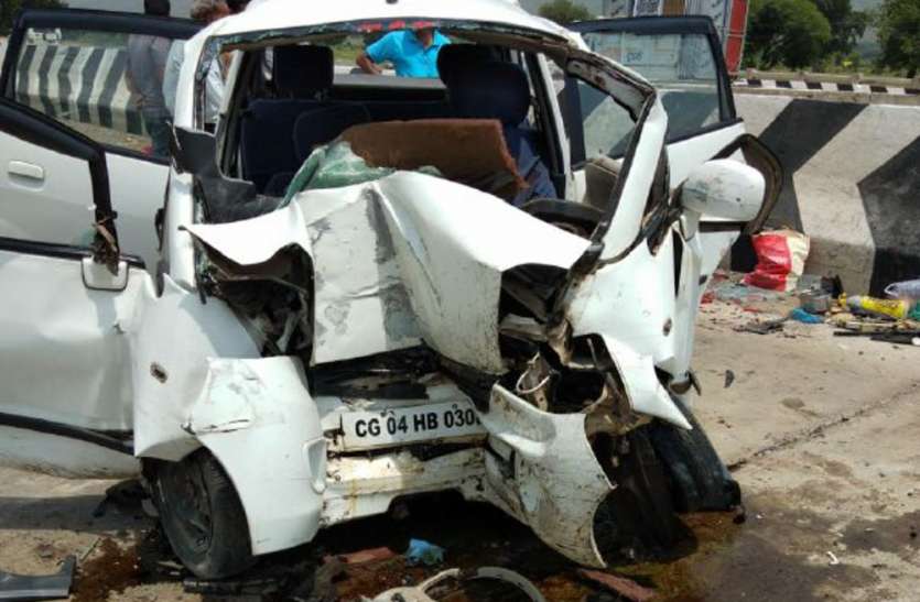 car accident Satna : death of four peoples of the same family Breaking: कार हादसे में एक ही परिवार के चार लोगों की मौत, मृतकों में माता-पिता, बेटा-बेटी शामिल