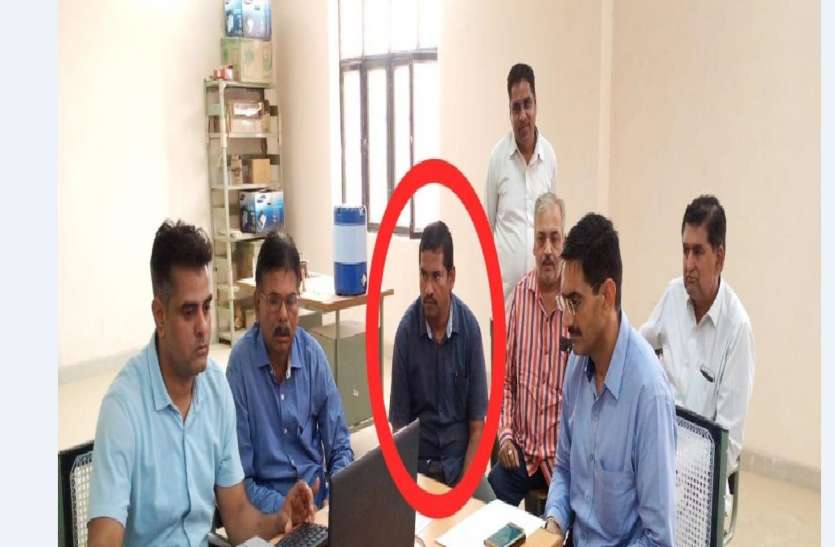 acb trap in bikaner khajuwala rajasthan वेतन बिल पास करने की एवज में खाजूवाला आईटीआई कॉलेज प्राचार्य रिश्वत लेते गिरफ्तार