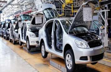 Auto industry sells falls by 5 percent in June 2019 नकदी की कमी और मानसून से ऑटो सेक्टर की टूटी कमर, जून में 4.6 फीसदी घटी यात्री वाहनों की खुदरा बिक्री