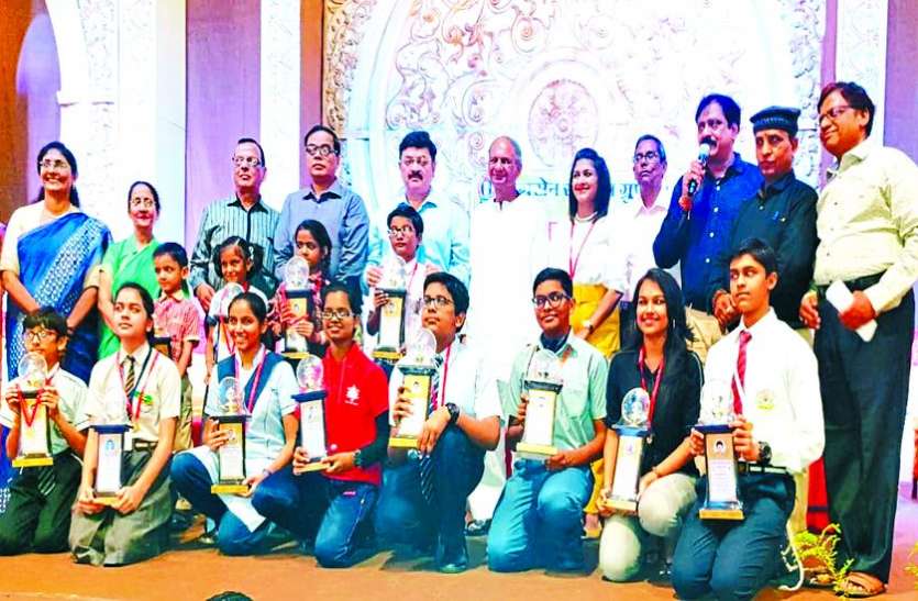 indore 'साइबर' कर रही निजी जिंदगी में प्रवेश