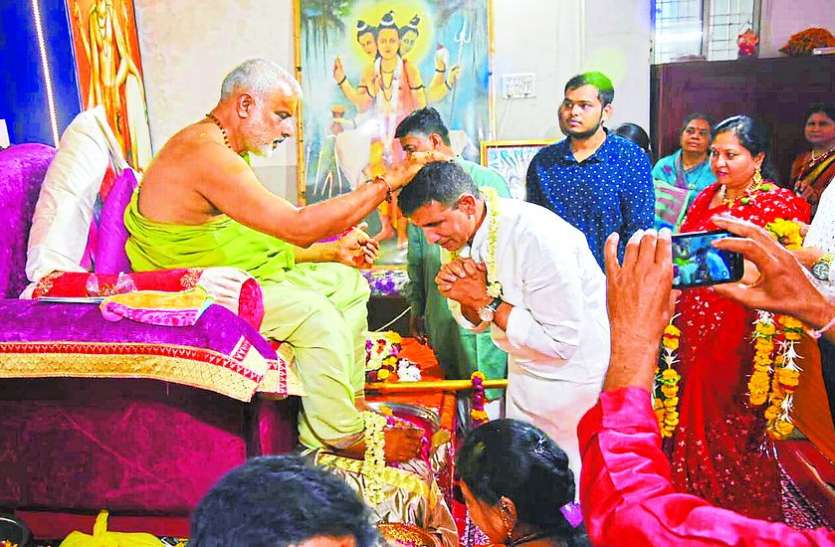 indore गुरु पूर्णिमा : गोविंद के पहले गुरु का पूजन