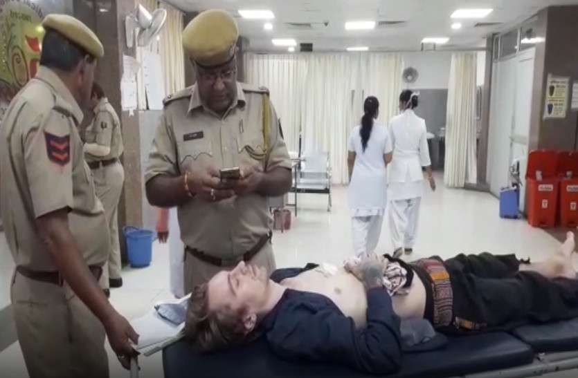 Bloody Attack on Foreign Tourist पुष्कर में विदेशी पर्यटक के साथ दिल दहलाने वाली घटना से हडक़ंप, ऐसी संदिग्ध हालत में देख पुलिस भी रह गई दंग