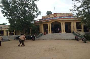 Mahatma Gandhi English School sirohi महात्मा गांधी अंग्रेजी स्कूल में पढ़ाई शुरू, अब तक 381 विद्यार्थियों का प्रवेश, आवश्कता से कम पहुंची किताबें...