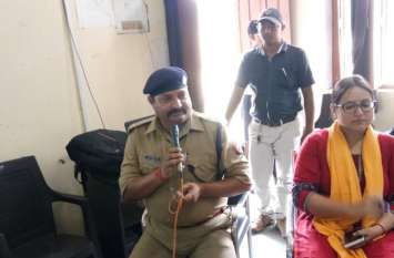 DM and SP motivated women of SHGs डीएम व एसपी ने स्वयं सहायता समूह की महिलाओं किया प्रेरित