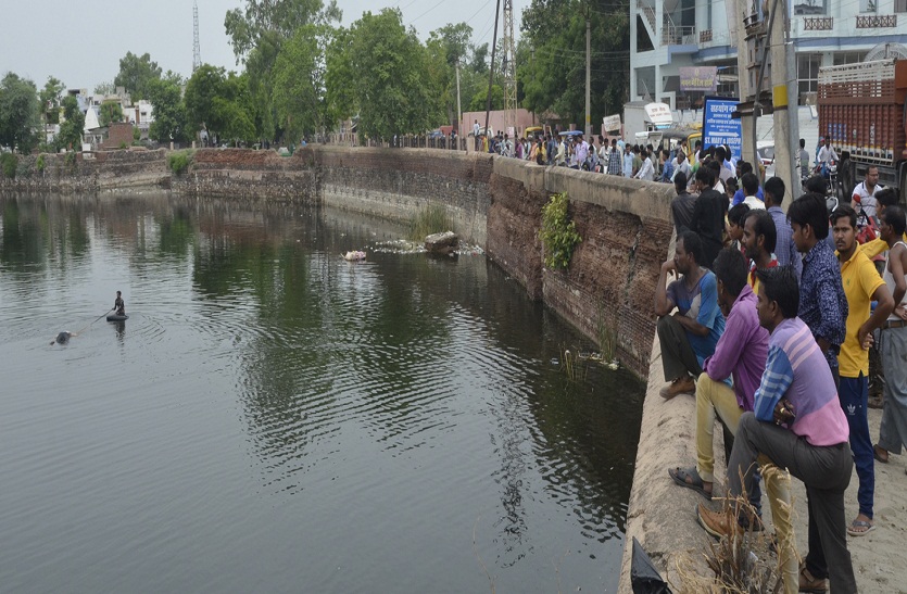 bharatpur नहर में मिला शव, फल विक्रेता उधारी के पैसे के लिए कर रहा था तगादा