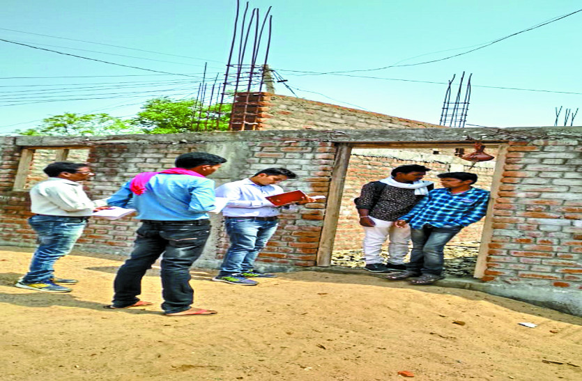 pm awas yojana पीएम आवास बनाने में लापरवाही बरतना इन 900 हितग्राहियों को पड़ गया महंगा, एप से हटा नाम