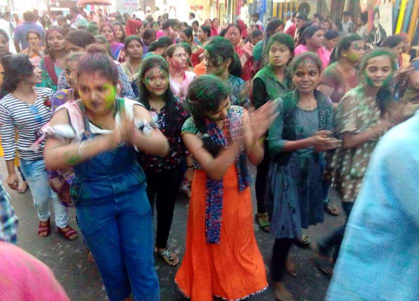 Girls dance