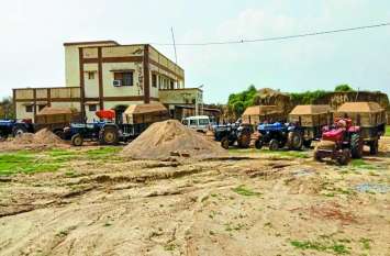 illegal sand mining in bhind continues नहीं रुक रहा चंबल से रेत का अवैध परिवहन, प्रशासन नहीं करता वाहनों को राजसात