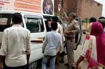 Two people death in collision between two bikes in shamli बाइकों में आमने-सामने की भिड़ंत, दो वर्षीय मासूम समेत दो लोगों की मौत के बाद मचा कोहराम