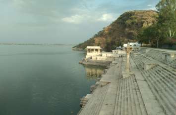 The young man drowned in the rajsamand lake दिनभर चला रेस्क्यू, फिर भी Rajsamand Lake में डूबे युवक का नहीं लगा कोई सुराग