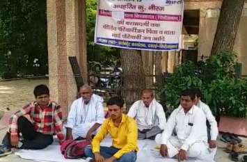 A Girl Kidnap in Firozabad, Parents Demand Recover Kidnap Girl in Firozabad: तीन माह से लापता है युवती, परिजनों ने लगाया अपहरण का आरोप, देखें वीडियो