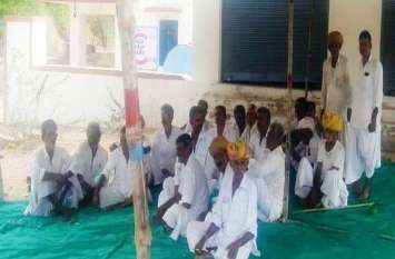 A loan of ten million rupees for the family members, then forgave Kisan-karj-mafi-in-rajasthan: आसाणा में परिजनों को दिलवाया दस लाख का ऋण, फिर करवाया माफ