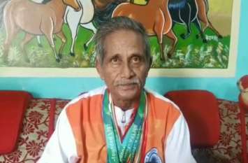 65 year old Keshav Prasad won 2 gold medal in Athletics Singapur 65 साल के केशव प्रसाद ने सिंगापुर में जीता गोल्ड मेडल, कहा जब तक देगा शरीर साथ, देश का बढ़ाउंगा मान
