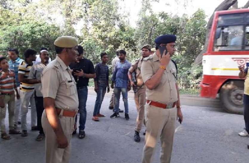 sambhal Sambhal: अपने साथियों के शवों के साथ पुलिसवालों ने किया ऐसा सलूक, भाजपा नेता ने रखवाए शव- देखें वीडियो