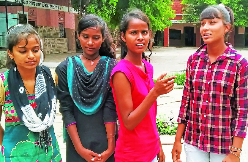 Student Rustication From School बड़ी खबर: राजस्थान में सरकारी स्कूल ने एक साथ निकाल दिए 20 बच्चे, शिक्षा विभाग में मचा हड़कम्प