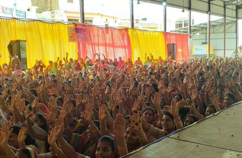 mangal kalash sthapna programe मंगल कलश स्थापना में उमड़े श्रद्धालु