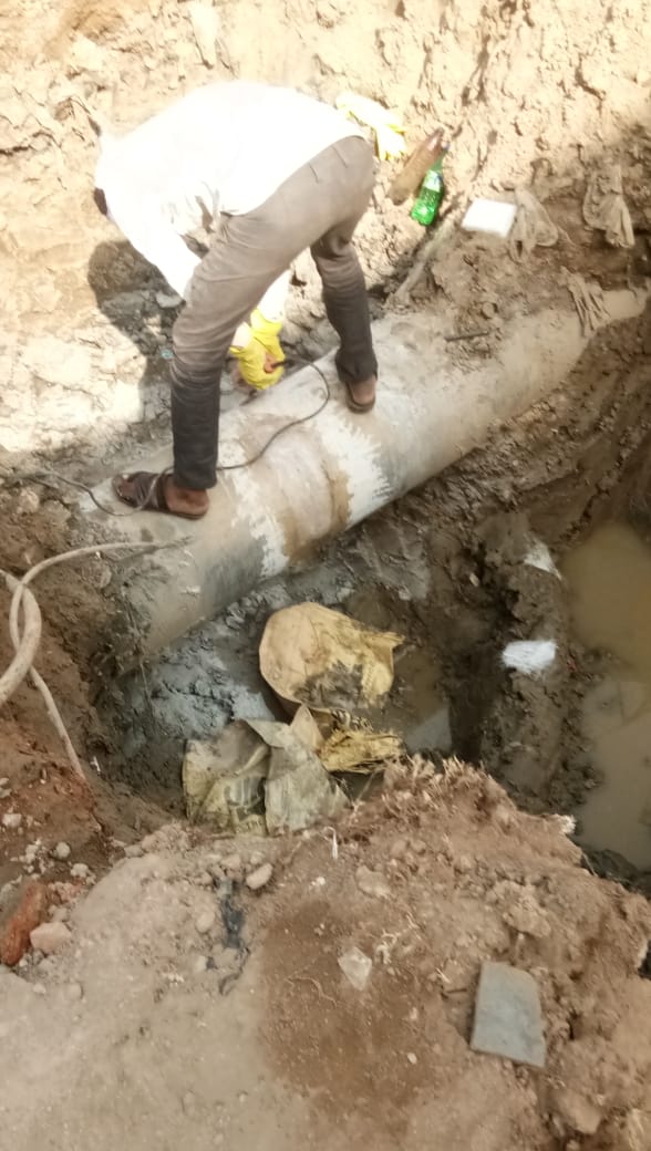 Motor and pipeline fired, silent officer मोटर फुंकी, पाइप लाइन फटी, अफसर मौन