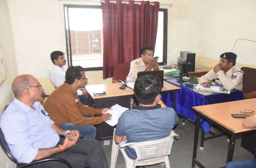 Hyundai Showroom, Hyundai Car, Manager, Fraud, Damage, FIR, Police, MP Police, Ratlam News, Hindi News, Scrap हुंडई शोरूम मैनेजर ने की कंपनी के साथ धोखाधड़ी