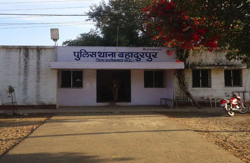 news किसानों से अवैध रूप से महंगे दामों पर खरीदा लाखों रुपए का अनाज, घर में ताला लगा व्यापारी हुआ गायब