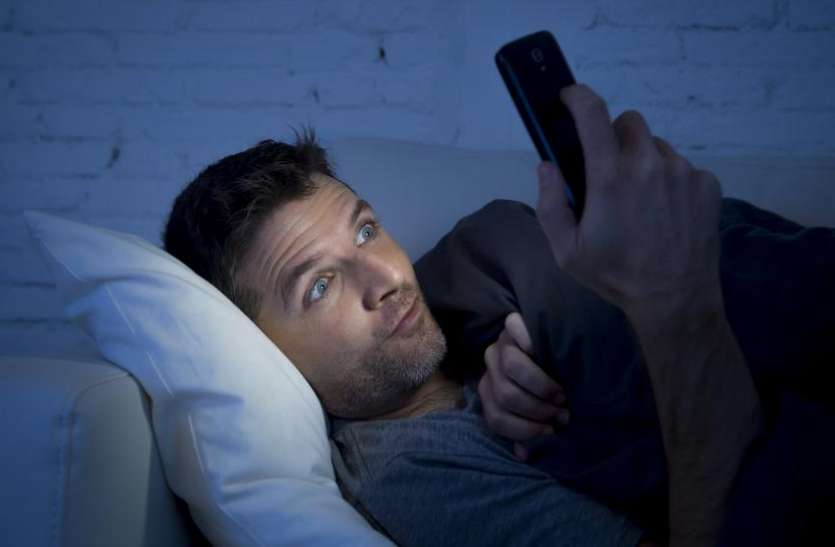 porn ऑनलाइन पॉर्न देखने वाले हो जाएं सावधान, Google और Facebook कर रहें आपको ट्रैक