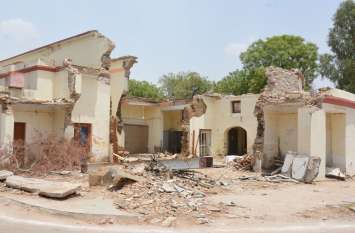 dak bunglow : dayanand saraswati stayed here, today in this condition dak bunglow : कभी दयानंद सरस्वती रहे थे यहाँ, आज इस हालत में