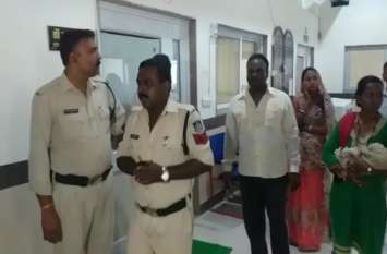 The child died during delivery in Charak video : उज्जैन के चरक अस्पताल में हंगामा...