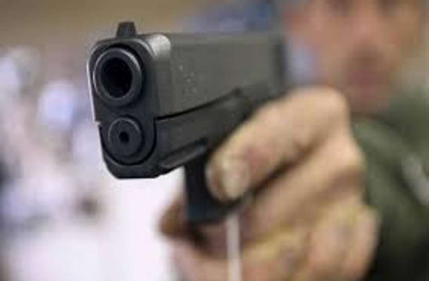 firing बुलेट मोटरसाइकिल सवार युवक की गोली मार कर हत्या