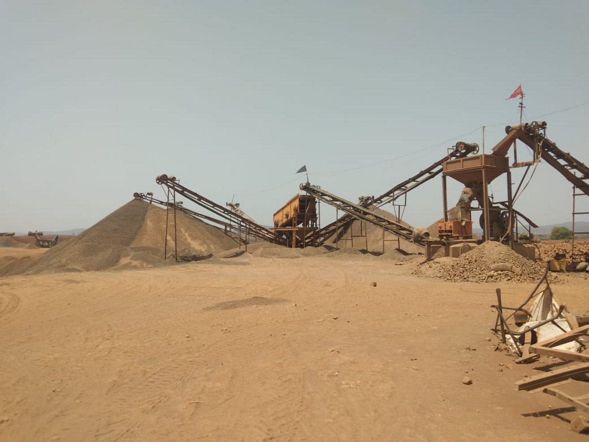 Crusher doing business stealing revenue of crores क्रेशर कारोबारी कर रहे कारोड़ो की राजस्व चोरी